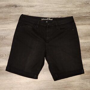 Universal Thread black high rise Bermuda shorts sz 16/33R